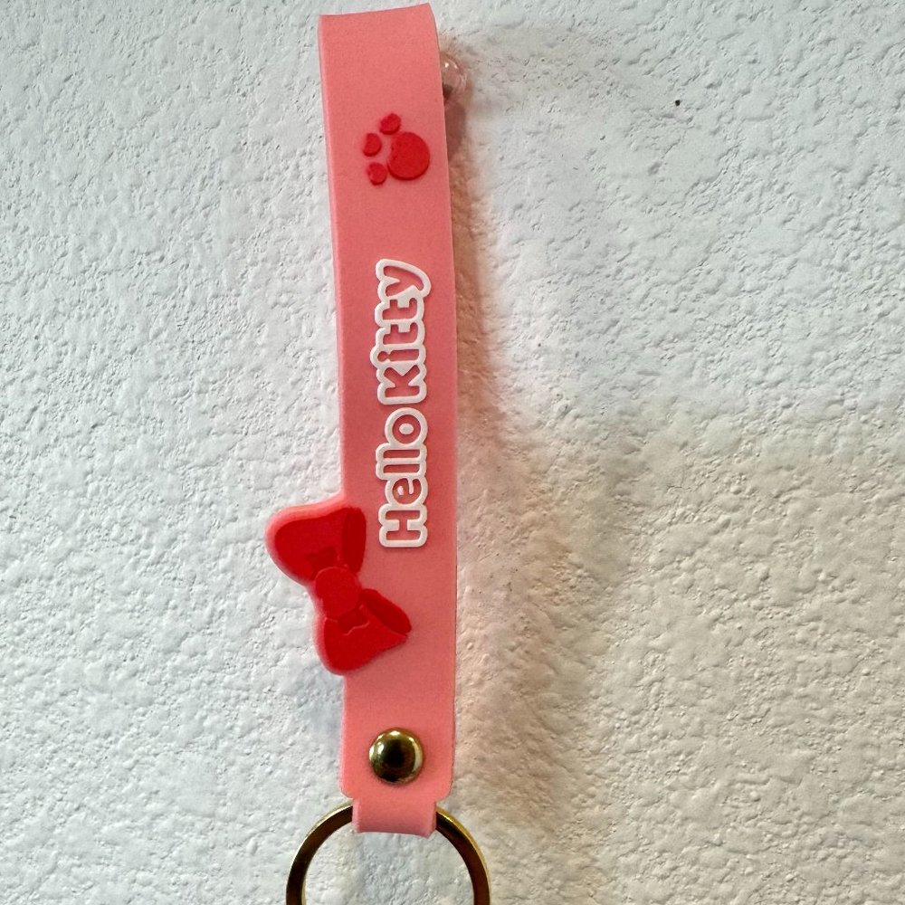 Hello Kitty Keychain - Picture 3 of 3